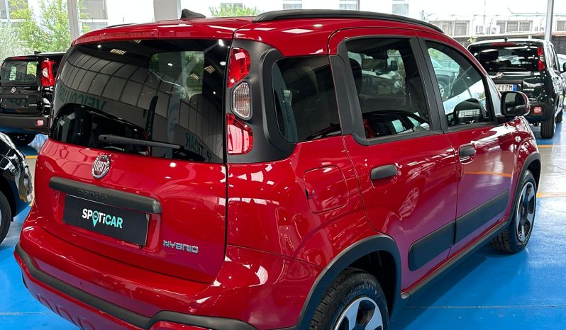 FIAT PANDA CROSS HYBRID pieno