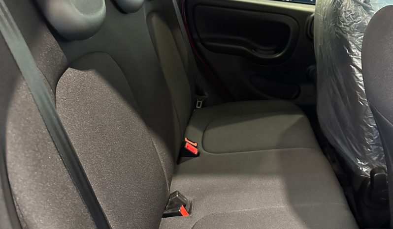 FIAT PANDA CROSS HYBRID pieno