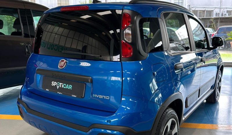 FIAT PANDA CROSS HYBRID pieno