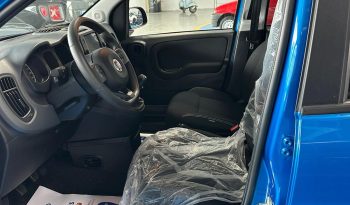 FIAT PANDA CROSS HYBRID pieno