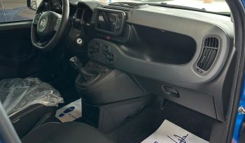 FIAT PANDA CROSS HYBRID pieno