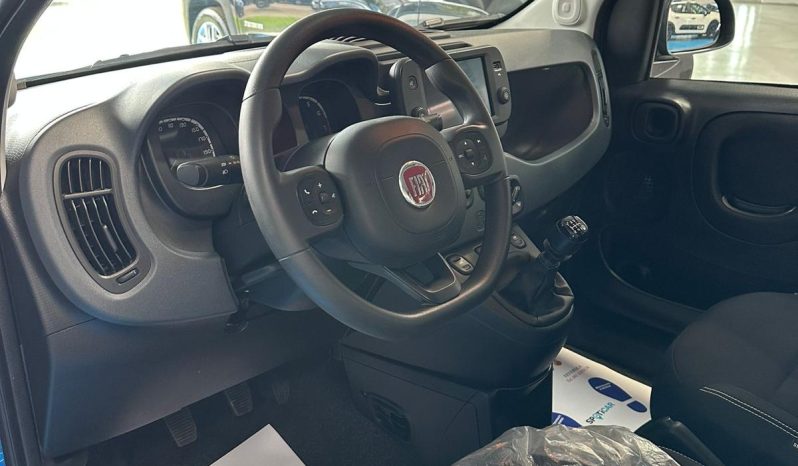 FIAT PANDA CROSS HYBRID pieno