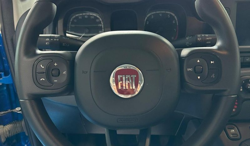 FIAT PANDA CROSS HYBRID pieno