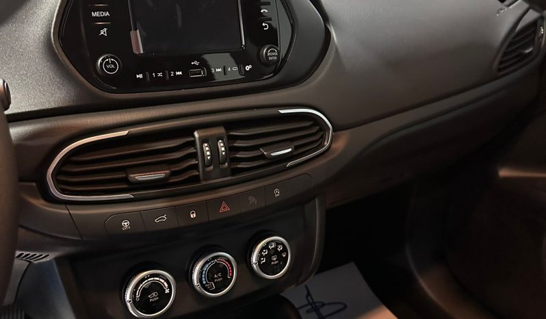 FIAT TIPO SEDAN DIESEL pieno