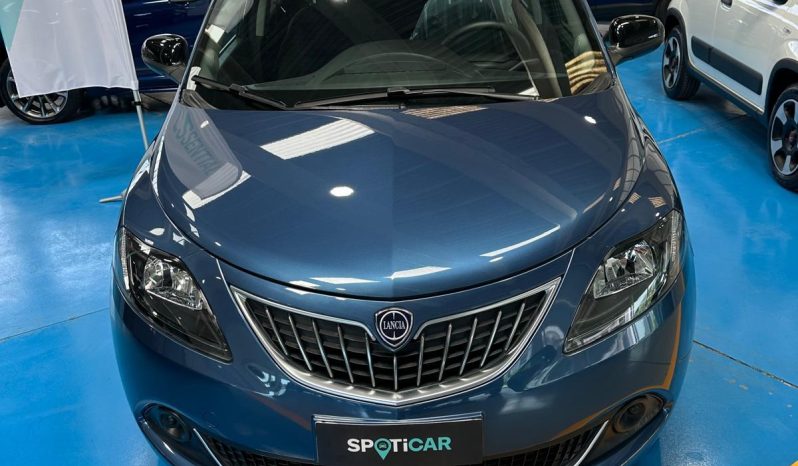 LANCIA YPSILON HYBRID PLATINO pieno