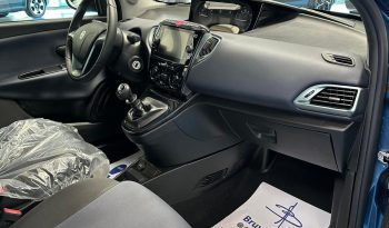 LANCIA YPSILON HYBRID PLATINO pieno