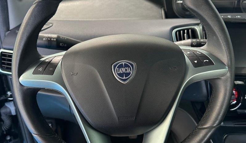 LANCIA Y HYBRID PLATINO pieno