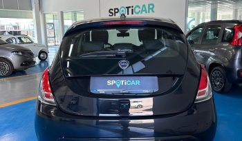 LANCIA Y HYBRID PLATINO pieno