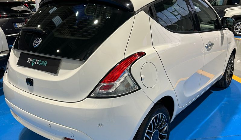 LANCIA YPSILON PLATINO BENZINA/HYBRID pieno