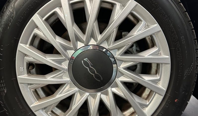FIAT 500 Dolcevita Hybrid – Eleganza, tecnologia e risparmio! pieno