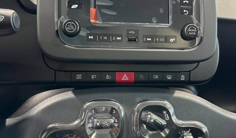 FIAT PANDINA ICON HYBRID 2025 pieno