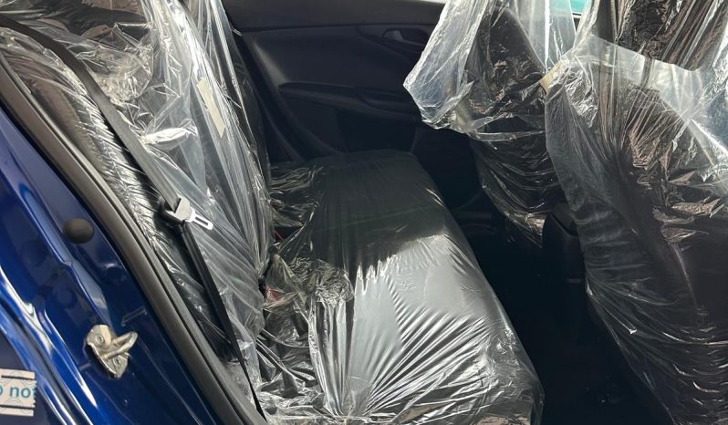 FIAT Tipo Sedan 2025 – Eleganza e risparmio! pieno