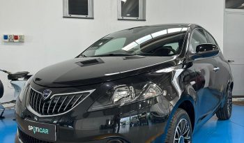 Lancia Ypsilon 1.0 Hybrid 70 CV – Eleganza e Innovazione in un’unica city car pieno