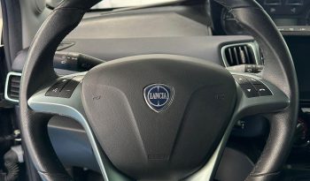 Lancia Ypsilon 1.0 Hybrid 70 CV – Eleganza e Innovazione in un’unica city car pieno