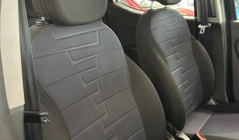 Lancia Ypsilon 1.0 Hybrid 70 CV – Eleganza e Innovazione in un’unica city car pieno