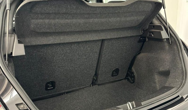 Lancia Ypsilon 1.0 Hybrid 70 CV – Eleganza e Innovazione in un’unica city car pieno