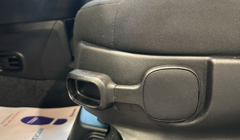 La citycar che conquista tutti: Fiat Pandina Cross Hybrid 2025 è arrivata! pieno