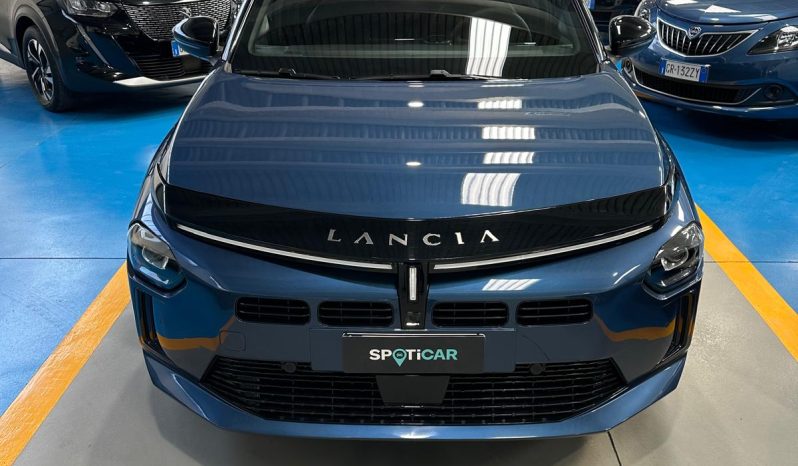 La Nuova Ypsilon LX Hybrid 2025: innovazione e classe pieno