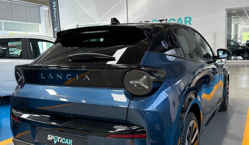 La Nuova Ypsilon LX Hybrid 2025: innovazione e classe pieno