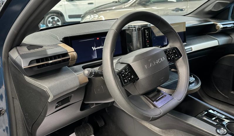 La Nuova Ypsilon LX Hybrid 2025: innovazione e classe pieno