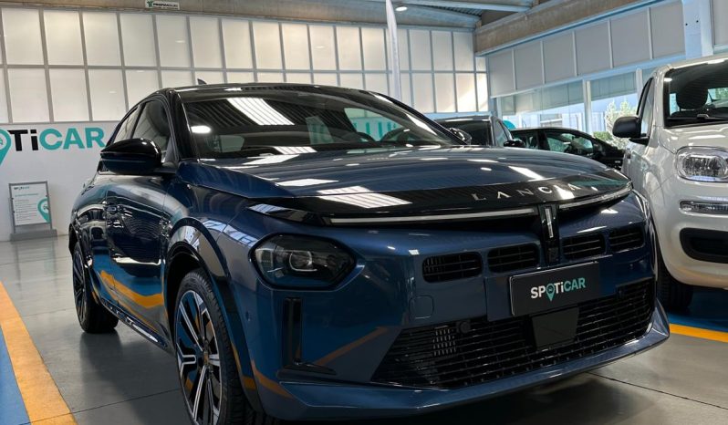 La Nuova Ypsilon LX Hybrid 2025: innovazione e classe pieno