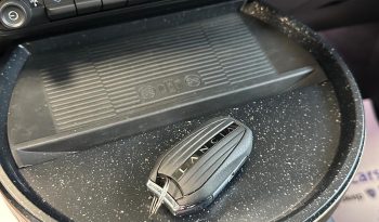 La Nuova Ypsilon LX Hybrid 2025: innovazione e classe pieno