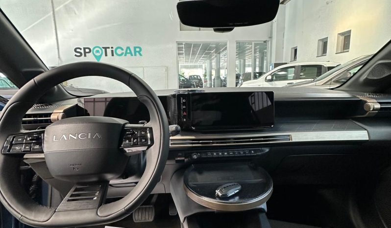 La Nuova Ypsilon LX Hybrid 2025: innovazione e classe pieno