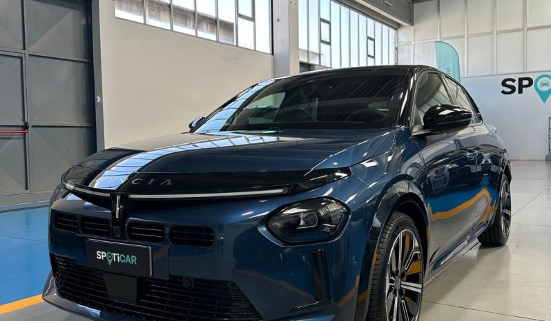 La Nuova Ypsilon LX Hybrid 2025: innovazione e classe pieno