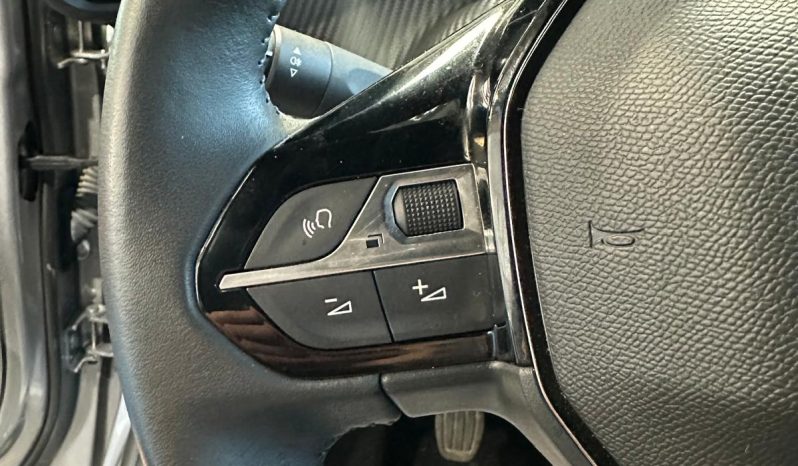 Peugeot 2008 2025 • Allure • 1.2 Benzina pieno