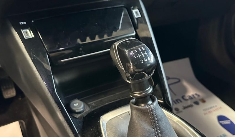 Peugeot 2008 2025 • Allure • 1.2 Benzina pieno