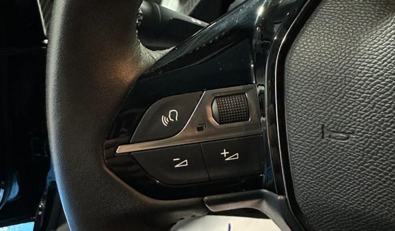 Peugeot 208 100CV Benzina – Allure Pack – Full Optional – 2025 pieno