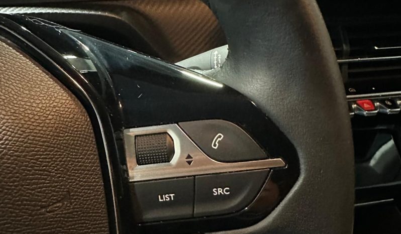 Peugeot 208 100CV Benzina – Allure Pack – Full Optional – 2025 pieno