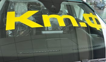 Design moderno con colore Azzurro Acqua metallizzato che ne esalta le linee. pieno