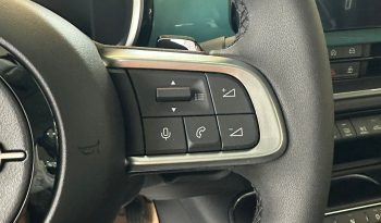 Design moderno con colore Azzurro Acqua metallizzato che ne esalta le linee. pieno