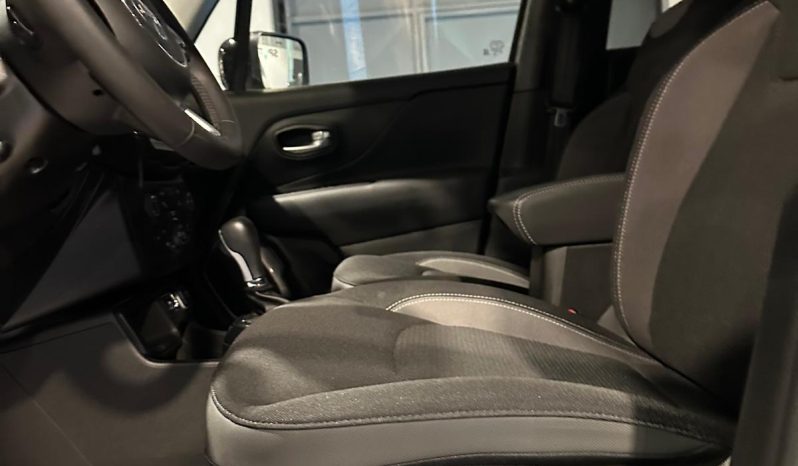 La Tua Nuova Renegade ti Aspetta: Hybrid, Full LED e Solo 19.500 €! pieno