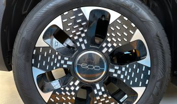 FIAT 600 Hybrid La Prima – Il SUV compatto più esclusivo di FIAT pieno