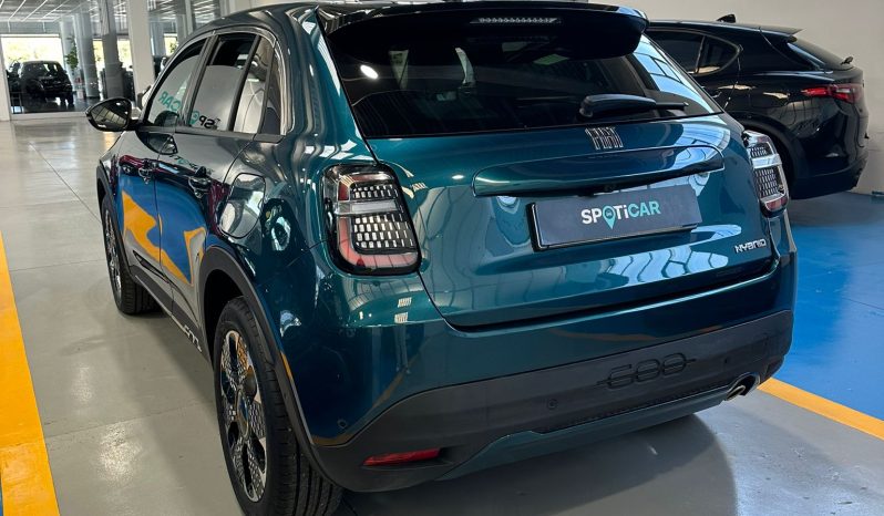 FIAT 600 Hybrid La Prima – Il SUV compatto più esclusivo di FIAT pieno