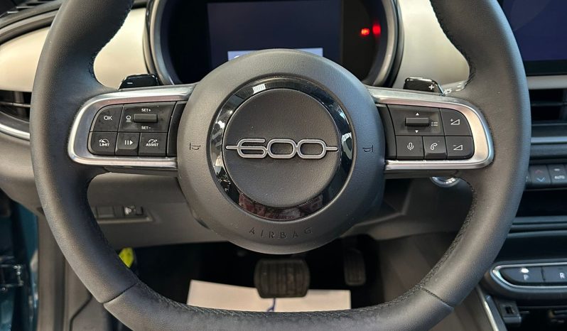 FIAT 600 Hybrid La Prima – Il SUV compatto più esclusivo di FIAT pieno