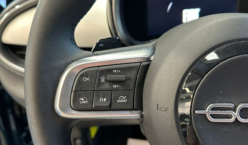 FIAT 600 Hybrid La Prima – Il SUV compatto più esclusivo di FIAT pieno