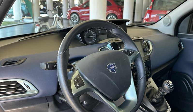 Ypsilon 1.0 Hybrid Platino – Full optional, 34.000 km certificati pieno