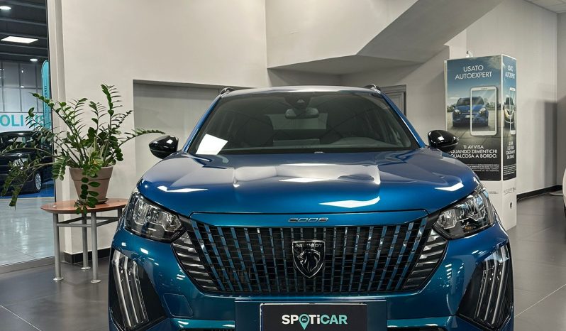 Peugeot 2008 1.2 PureTech Allure – Blu Obsession | 2025 pieno