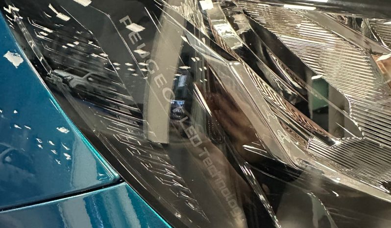 Peugeot 2008 1.2 PureTech Allure – Blu Obsession | 2025 pieno