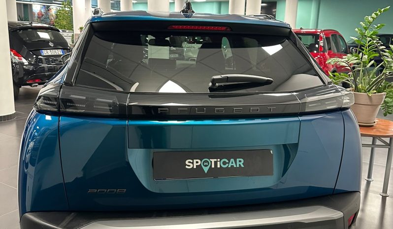 Peugeot 2008 1.2 PureTech Allure – Blu Obsession | 2025 pieno