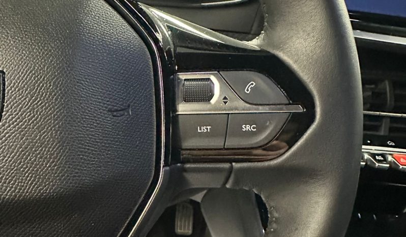 Peugeot 2008 1.2 PureTech Allure – Blu Obsession | 2025 pieno