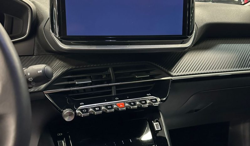 Peugeot 2008 1.2 PureTech Allure – Blu Obsession | 2025 pieno