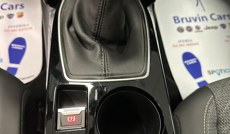 Peugeot 2008 1.2 PureTech Allure – Blu Obsession | 2025 pieno