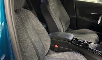Peugeot 2008 1.2 PureTech Allure – Blu Obsession | 2025 pieno