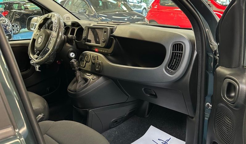 FIAT PANDA CROSS 1.0 HYBRID 70 CV 2024 – VERDE FORESTA, POCHI KM E PRONTA SUBITO pieno