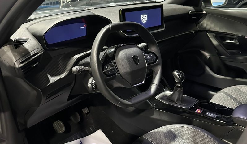 Peugeot 2008 Allure 2025 – 1.2 Benzina 100CV | 13.000 km | Full Optional pieno