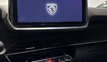 Peugeot 2008 Allure 2025 – 1.2 Benzina 100CV | 13.000 km | Full Optional pieno